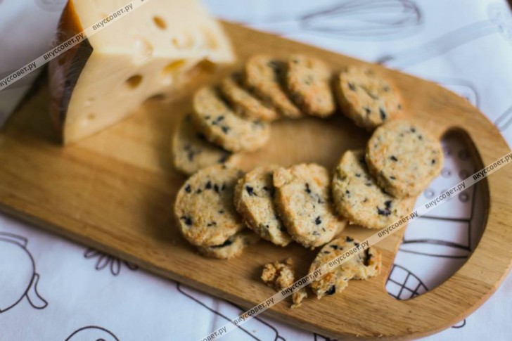 Сырное печенье с розмарином